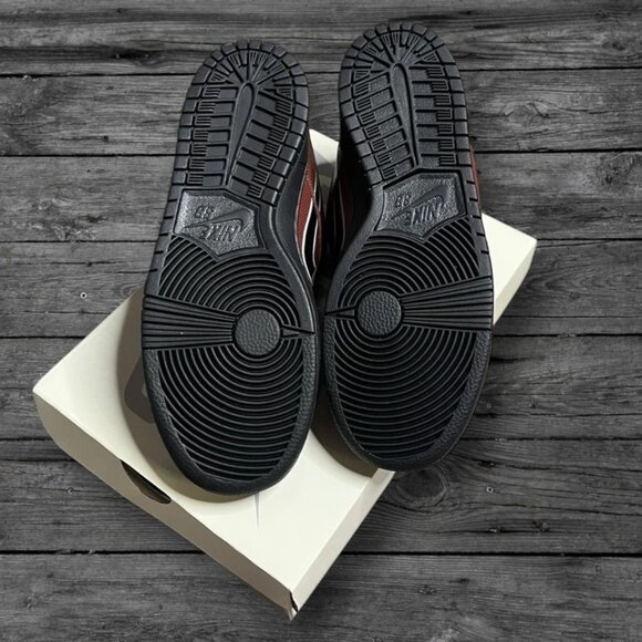 Nike SB Dunk Low Pro QS Shoes (Limosine/Football) - (HJ4131-200) *BRAND NEW* - Picture 4 of 4